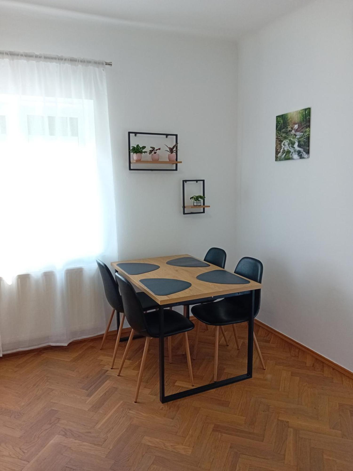 Lind-Appartments วิลลาค ภายนอก รูปภาพ